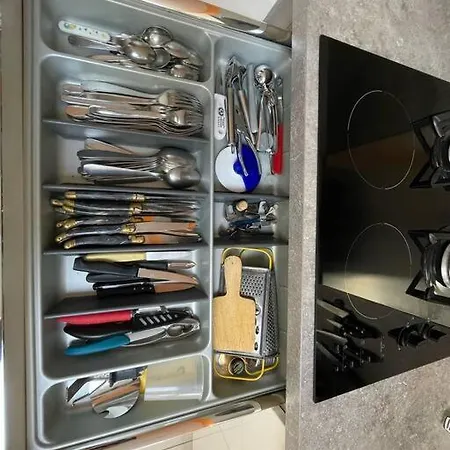 Charming Near Downtown With Garage * Amiens