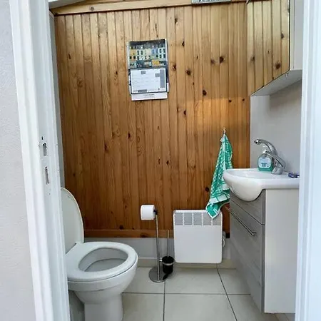 Charming Near Downtown With Garage *